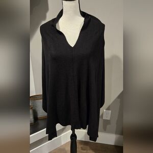 Lnwot Sz Large black pull over shawl. Super soft.